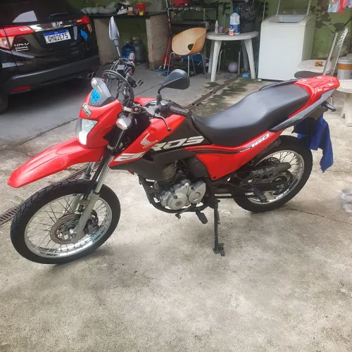 Moto no meu nome documento tudo ok ela é modelo 2019