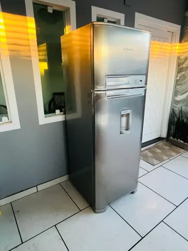 Geladeira Electrolux Duplex usada