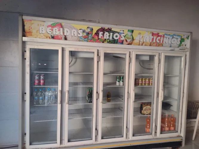 Vende-se um balcão repositor