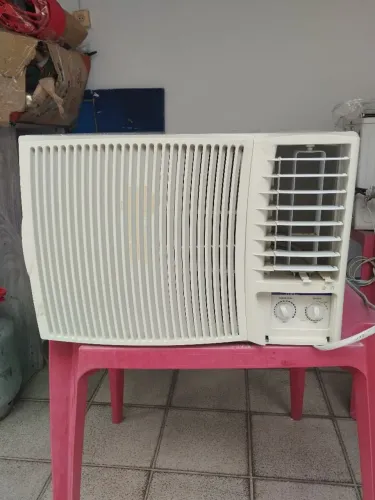 Ar condicionado 10 mil btu , interessados tratar com o vendedor