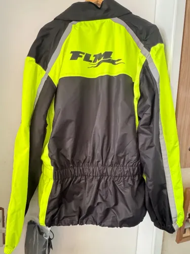 CAPA DE CHUVA PARA MOTOQUEIRO