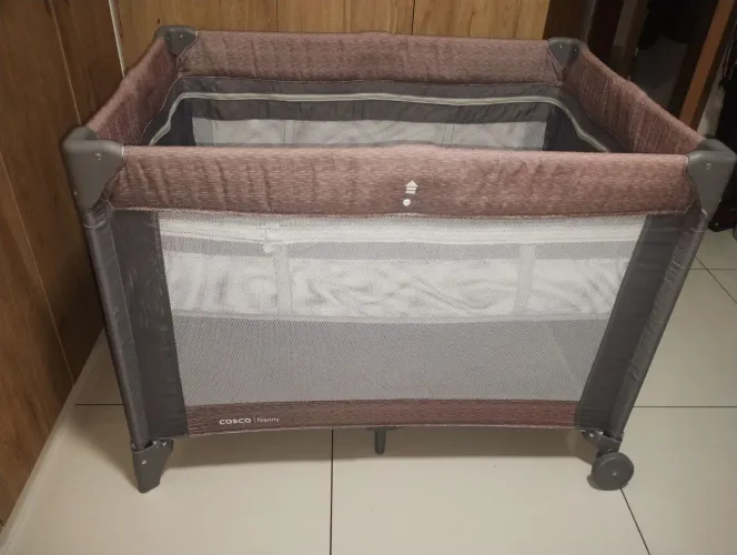 Vendo berço portátil estrutura metálica COSCO/NANNY