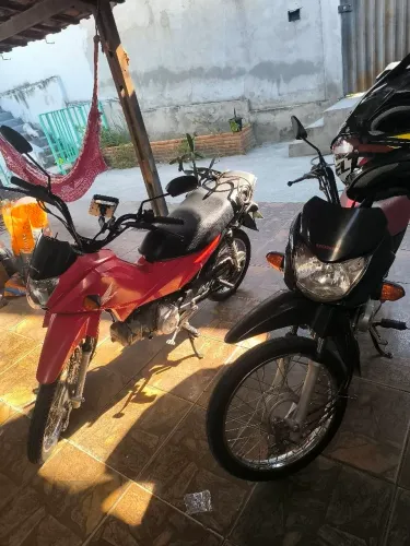Hondas pop110 2021 vermelha  e 2022 preta