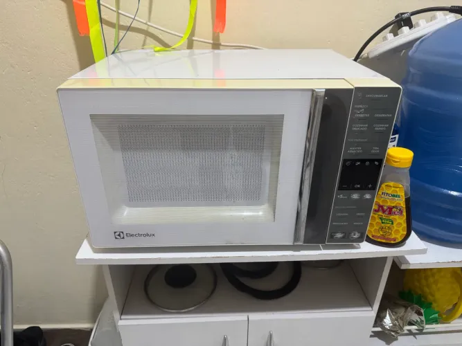 Microondas Electrolux 23L