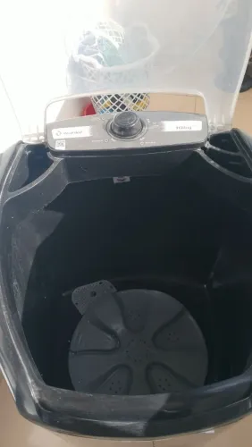 Vendo Tanquinho de Lavar Roupa Wanke 10kg - Ótimo Estado!