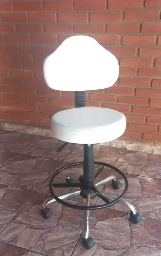 Cadeira mocho para estetica semi novo