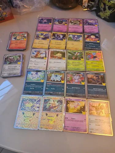 Lote 50 cartas pokemon coleção nova 30 anos