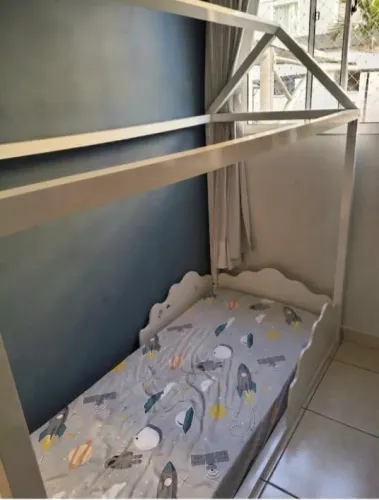 Cama Montessoriana Estilo Casinha Branca
