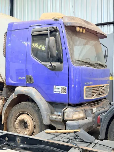 CABINE VOLVO VM 240 260 LEITO COMPLETA | BH-MG