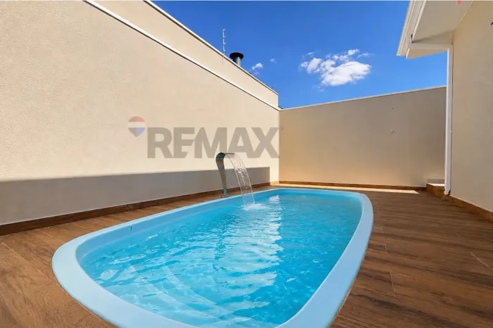 CASA NOVA COM PISCINA AQUECIDA NO JARDIM OURO VERDE