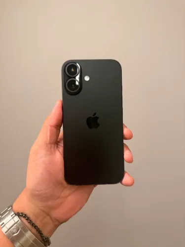 IPHONE 16 128GB COM TELA NOVA, LOJA NO RIOMAR, ACEITAMOS O SEU USADO.