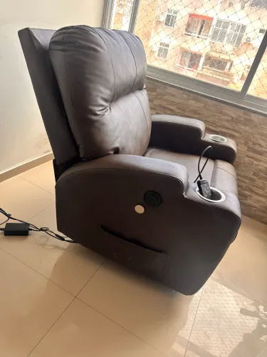 Poltrona reclinável que faz massagem