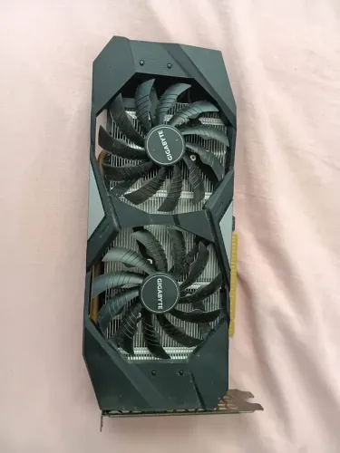 Gigabyte GeForce RTX 2060 SUPER WINDFORCE OC 8G Leia As informações.