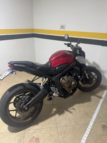 HONDA CB 650R 2022 ? APENAS 8.100 KM