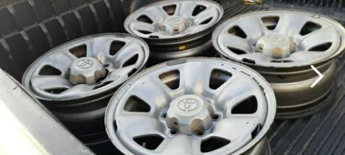 RODAS HILUX ARO 16