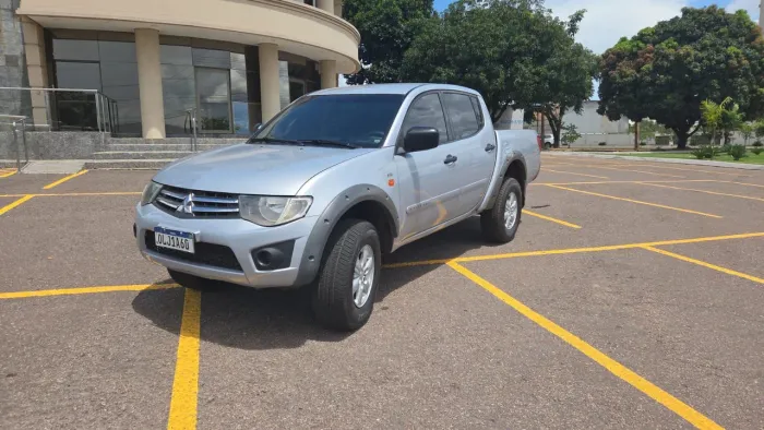 Mitsubishi L200 Triton GLS 3.2 CD TB Int.diesel MEC 2013