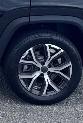 JOGO DE RODAS ARO 18 COM PNEUS 235 55 R18 BRIDGESTONE ALENZA ZERO KM
