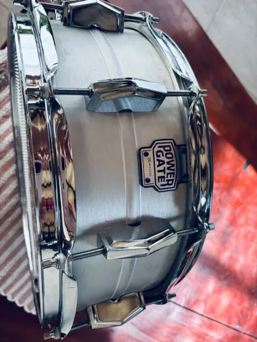 Caixa power gate 14x5,5 alumínio