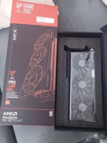 Placa de Video Radeon XFX Swift RX 9070 XT 16gb Triple Fan NOVA