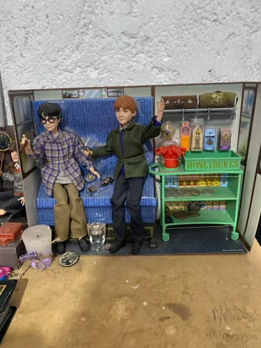 BONECOS RONY E HARRY - PLAYSET HOGWARTS