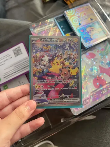 vendo carta de pokémon ilustração rara comemoração 30 anos,pikachu ex 150/128