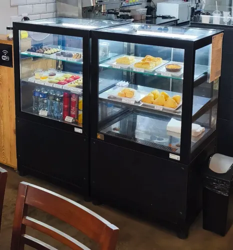2 Vitrines Quente e Fria Omega 220v
