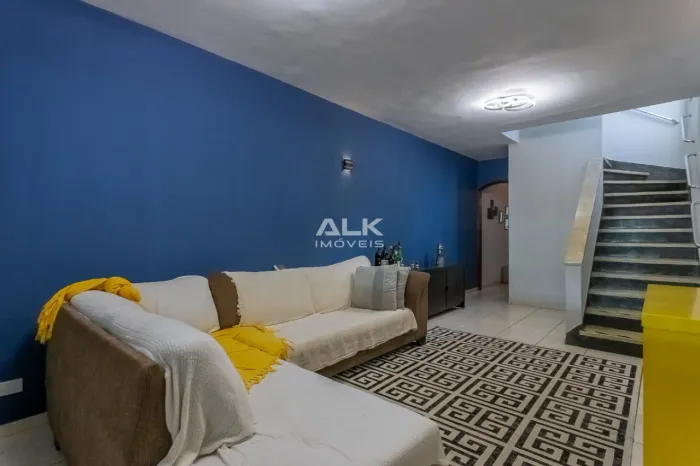 Casa para venda em Jardim Aeroporto com 3 quartos, sendo 1 suíte, 131m²