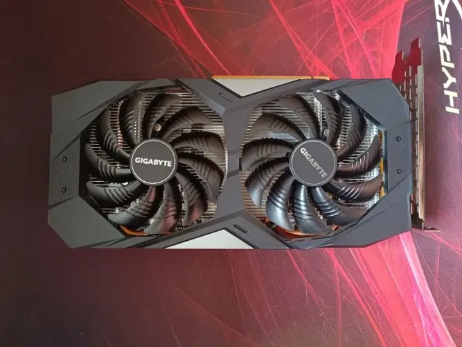 Placa Gigabyt RX5600XT - usada