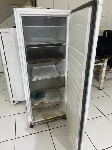 Freeezer e geladeiras para doação