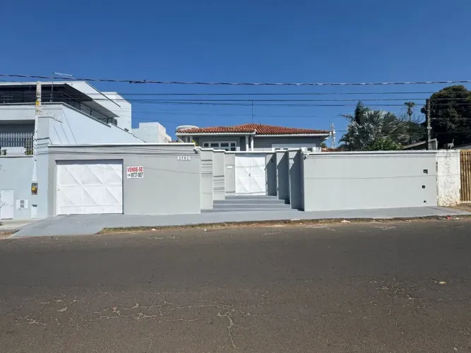 Imóvel para venda tem 308 metros quadrados com 4 quartos em Centro - Botucatu - SP