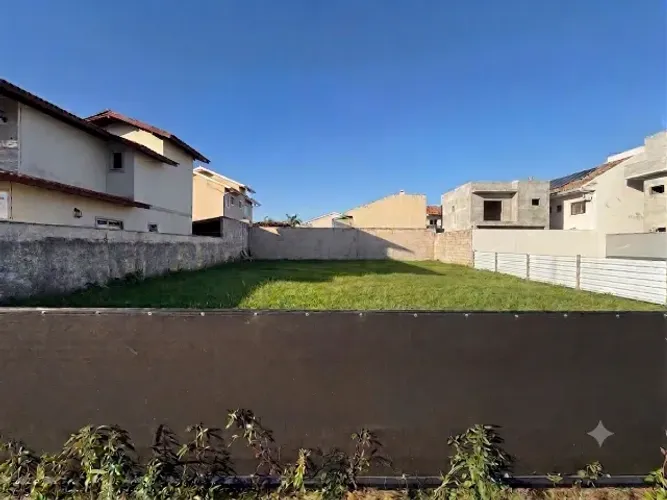 Terreno no bairro Carianos