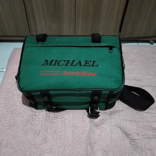 Acordeon ? oito baixos