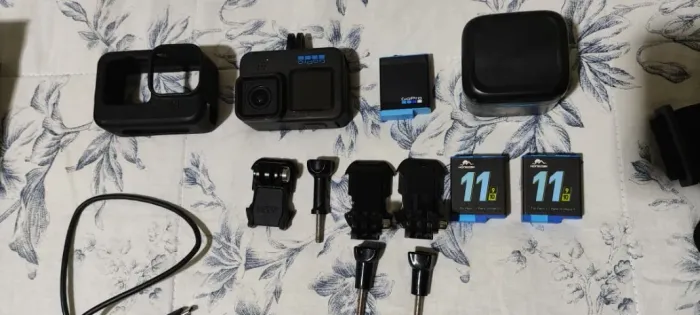 Gopro Hero 10 Black + 2x Baterias e Carregador + Acessórios