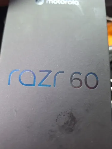 Celular motorola razr 60