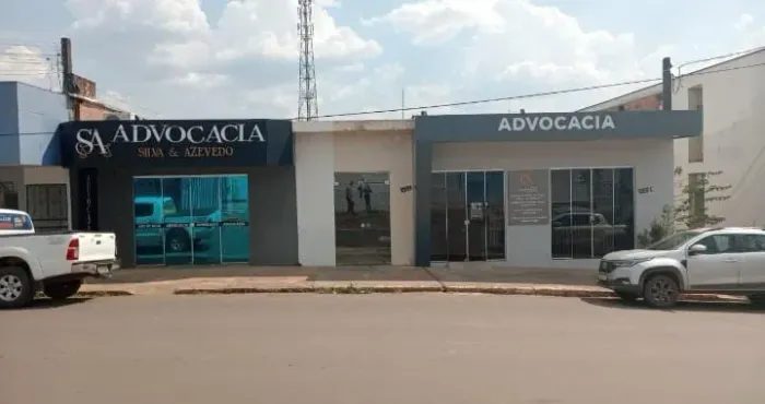 Salão comercial e apartamento