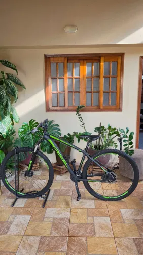 Bicicleta OGGI Hacker Sport Aro 29 - Estado de Nova