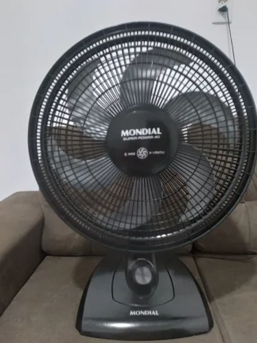 Ventilador mondial 40CM em ótimo estado nada quebrado nem danificado funcionando 100%