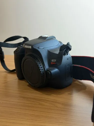 (MUITO BARATO) Vendo Câmera Canon SL3- Filmagem em 4K - Muito Nova
