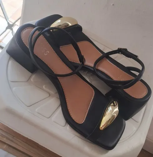 Sandália elegante