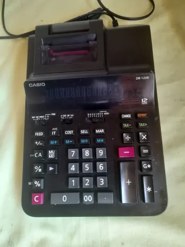 Máquina de calcular casio.