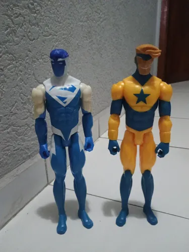 Super Man Elétrico e Gladiador Dourado DC comis