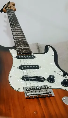 Guitarra Strat HeadStock Fender