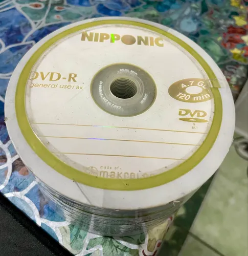 Tubo com 50 DVD-R Nipponic