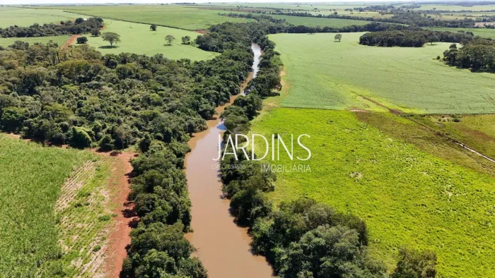 Fazenda com 3 dormitórios à venda, 2800000 m² por R$ 30.000.000,00 - Zona Rural - Delta/MG