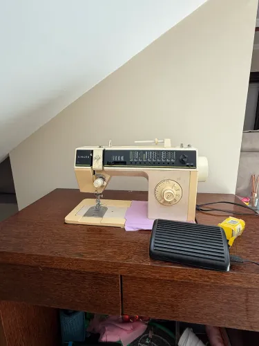 Máquina de costura Singer