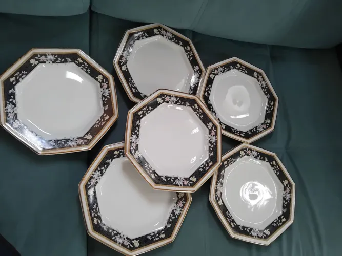 Pratos de sobremesa chmitth  floral  com  filete dourado 