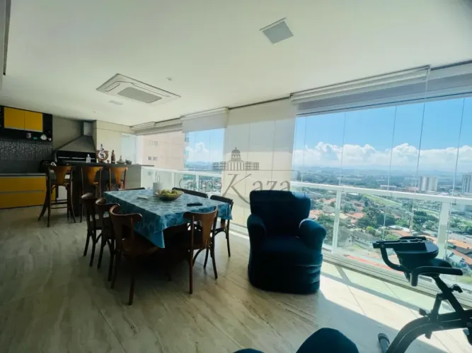 Apartamento - Jardim das Colinas - Residencial Paesaggio - 4 Dormitórios - 245m².