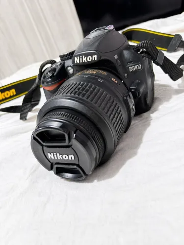 Câmera Nikon D3100 + Lente 18-55mm VR + Carregador + Cartão 8GB