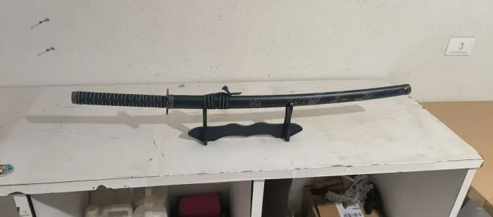katana de aço+ suporte