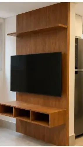 Painel de TV planejado Freijó